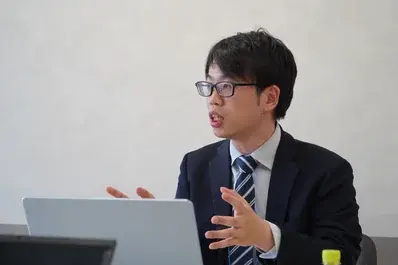 インタビュー中の様子