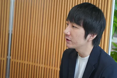 インタビュー中の様子